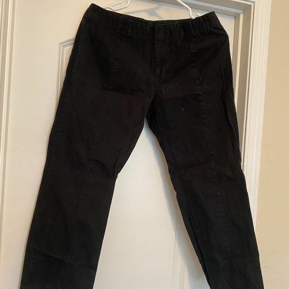 Old Navy Black Capris - Picture 1 of 7